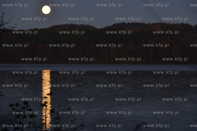 Borzestowska Huta na Kaszubach. Tzw. superksiężyc....