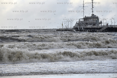 Sopocka plaża podczas snieżycy. 05.01.2017 fot. Maciej...