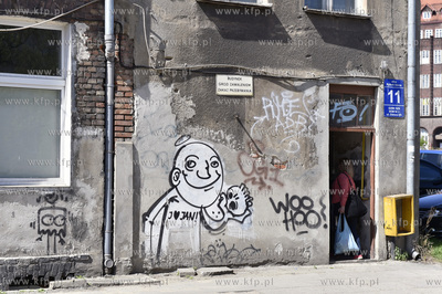 Gdańsk. Ul. Rybaki Górne 11  i stary dom przeznaczony...