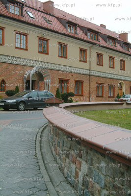 Do siedziby metropolity gdanskiego abp Tadeusza Goclowskiego...