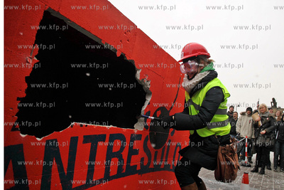 Symboliczne pozegnanie antresoli, ktora znajduje sie...