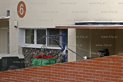 Podejrzany przedmiot zabezpieczyli antyterorysci na...