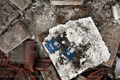 Wyburzanie tzw. Indianskiej Wioski ( osiedle parterowych...