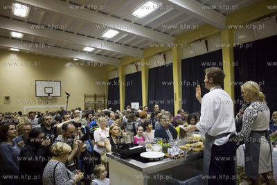 Gdańsk. Szkoła Podstawowa nr 44. Pierwsza kolacja...