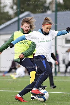 Gdansk Zaspa. Pilkarski turniej dzikich druzyn Do przerwy...