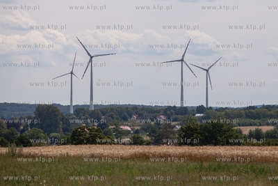 Farma wiatrowa w gminie Wicko. 19.07.2019 fot. Anna...