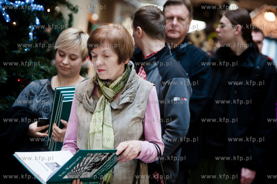 Gdansk. Centrum Handlowe Manhattan. Premiera i promocja...