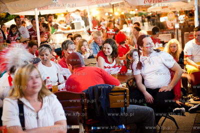 Gdansk. Dlugi Targ. Sympatycy reprezentacji Polski...