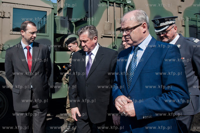 Poligon wojskowy w Ustce. Odbior sprzetu oraz podpisanie...