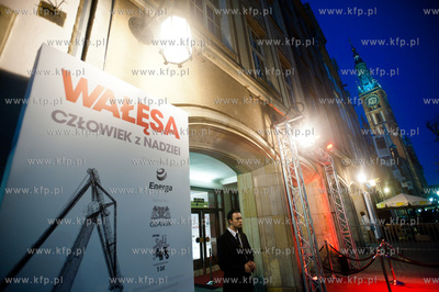 Gdansk. Kino Neptun na ul. Dlugiej. Polska prapremiera...