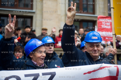 Gdansk. Dlugi Targ. Manifestacja niezadowolonia, zorganizowana...