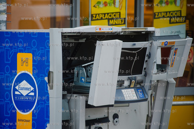 Gdansk. Ujescisko. Wysadzony w powietrze bankomat sieci...