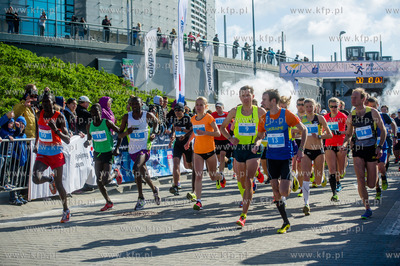 Plac Dwoch Miast. PKO Polmaraton Sopot 2015.
02.05.2015
fot....