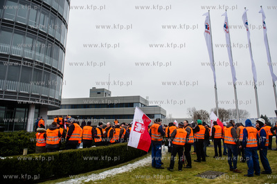 Gdańsk. Protest pracowników Spółki Lotos Kolej,...