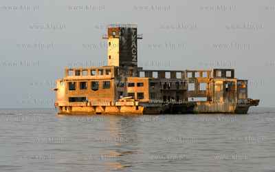 Ekipa filmowa serialu Kryminalni realizuje na plazy...