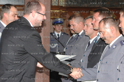 Swieto gdanskich policjantow. Nz. uroczystosc wreczenia...
