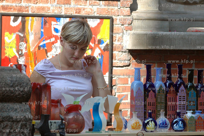 Jarmark Dominkanski w Gdansku. Stoisko malowanymi buteleczkami
29.07.2006
Fot....