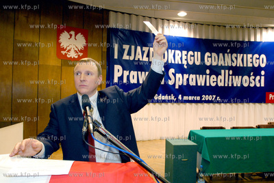 I Zjazd Okregu Gdanskiego PiS w Gdansku. n/z Jacek...