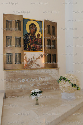 Kosciol pod wezwaniem Sw. Trojcy na gdynskiej Dabrowie....