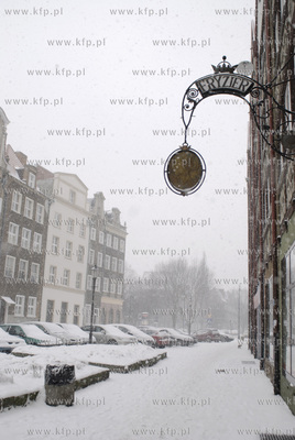 Zasniezona starowka Gdanska Nz. ulica Grobla I. Po...