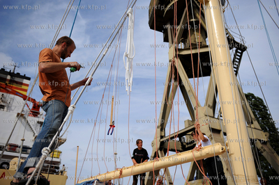 Gdansk. Stocznia Remontowa. Prace przy nowo postawionych...