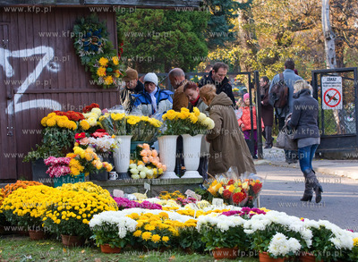 Gdansk. Cmentarz garnizonowy przy Bramie Oliwskiej....