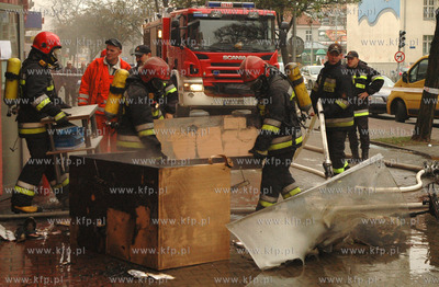 Elblag. Okolo godziny 10 w banku Millenium przy ul....