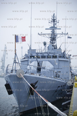 Gdynia Port Wojenny. FNS Commandant Blaison to fregata...