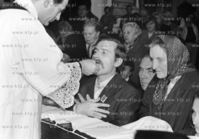 Delegacja Solidarnosci na mszy w kosciele sw. Krzyza...