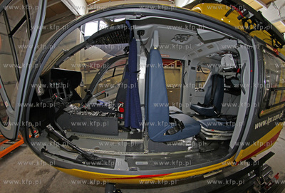 Gdansk, Rbiechowo. Nz. Wnetrze nowego smiglowca Eurocopter...