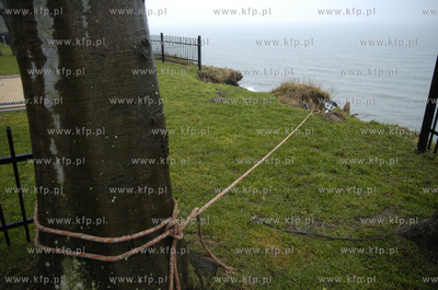 Jaroslawiec Zawalil sie nadmorski klif. Uszkodzenia...