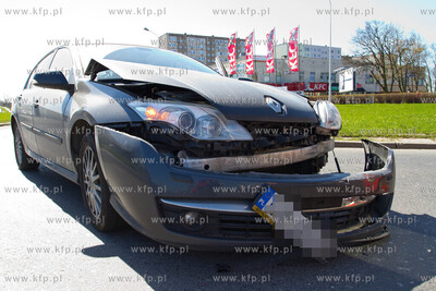 Ok godz. 14 w poblizu skrzyzowania ul. Bulonskiej i...