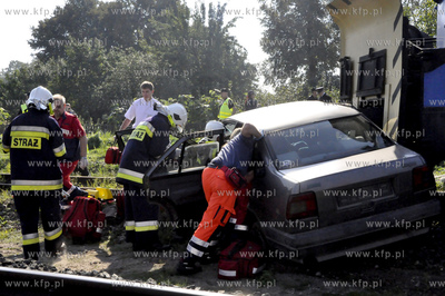 Kwidzyn. Cwiczenia sluzb ratowniczych. Wypadek kolejowy...