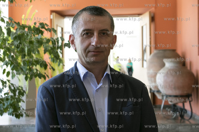 Dr Jerzy Marek Łapo, archeolog, kustosz Muzeum Kultury...
