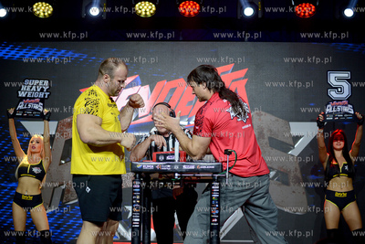 Hala Sportowo - Widowiskowa w Rumi. 50. Gala Armwrestligu...