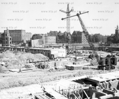 Gdansk. Budowa domow na rogu ulic Heweliusza i Rajskiej....