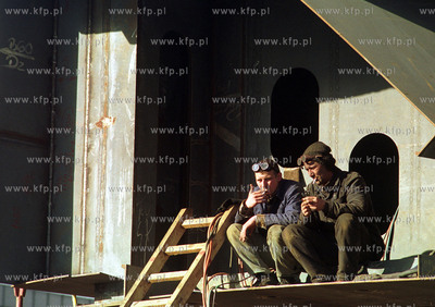 Stocznia Gdynia16.02.2002fot. Wojtek Jakubowski /KFP