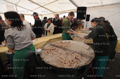 Gdansk, Targ Weglowy. Sniadanie wielkanocne dla ubogich...