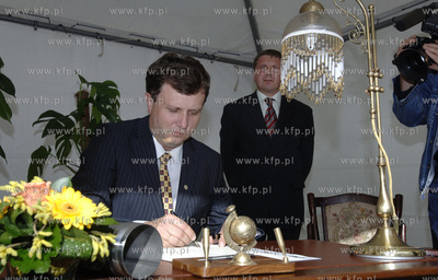 Wmurowanie Kamienia Wegielnego pod budynek nowego Centum...