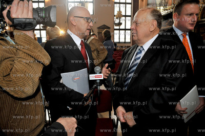 Gdansk, Dwor Artusa. Janina Ochojska, szefowa Polskiej...