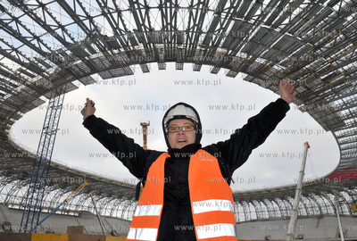 Budowa stadionu PGE Arena w Gdansku. Nz dziennikarz...