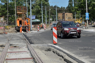Gdansk Brzezno. Remont torow tramwajowych na ul. Ignacego...