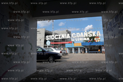 Plac Solidarnosci w Gdansku. Historycznej bramie nr...