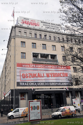 Kampania wyborcza do Europarlamentu. Billboard z haslami...