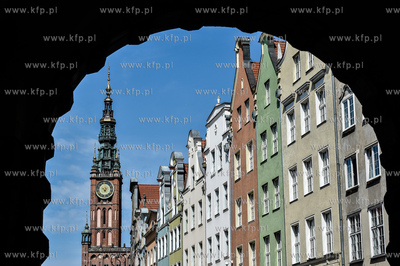 Gdańsk. Ratusz Głownego Miasta i Długi Targ widziane...