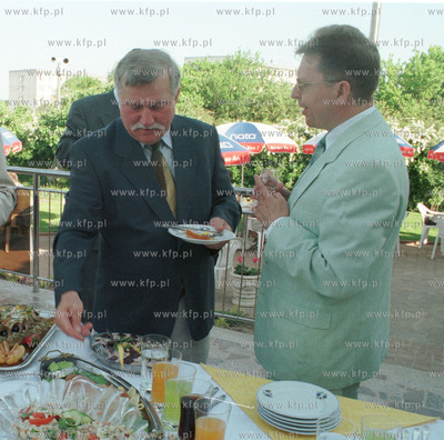 L. Walesa i Antoni Szczyt (komunikacja) na urodzinach...