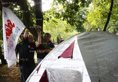 Sopot. Kilkudziesieciu zwiazkowcow ze stoczni Gdansk...