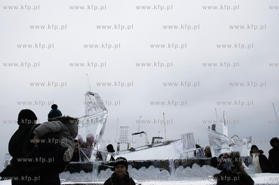 Gdynia. Bulwar nadmorski. II Festiwal Rzezb Lodowych.
07.02.2010
fot....
