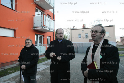 Uroczystosc przekazania kluczy nowym mieszkancom kamienic...