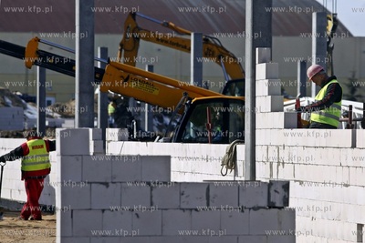 Budowa Centrum Handlowego Gildia II w bezposrednim...